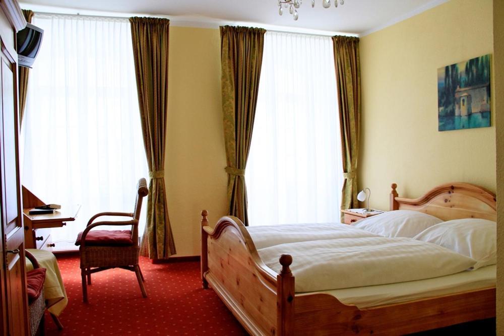 Hotel Zum Roemer Иберлинген Экстерьер фото